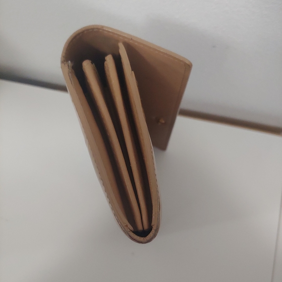 Used Louis Vuitton Monogram Vernis Patent Leather International Wallet - Picture 6 of 8